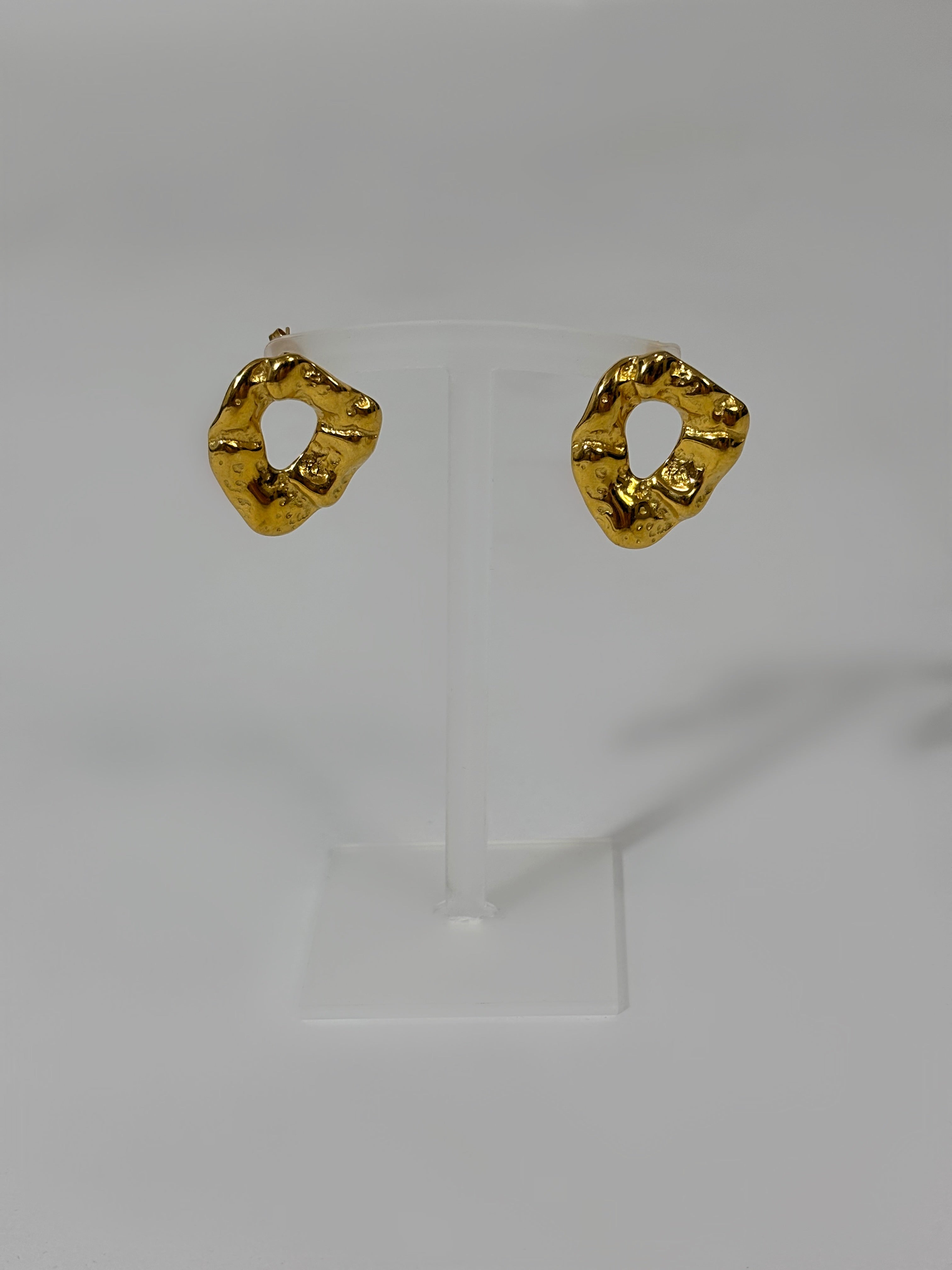 Gold circle earrings